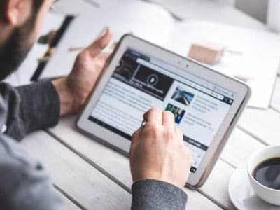 Décryptage des tendances : comment les mots-clés Google influencent la consommation